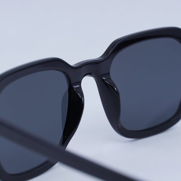 Saint Laurent SL715 SLIM 001 Sunglasses Black Square Frame  display picture 3